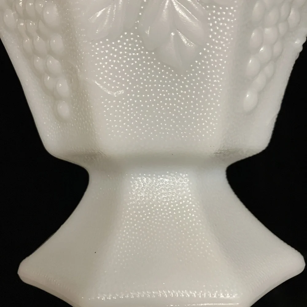 Anchor Hocking Milk Glass Candy Dish W/ Grape Clusters & Leaves 5x6